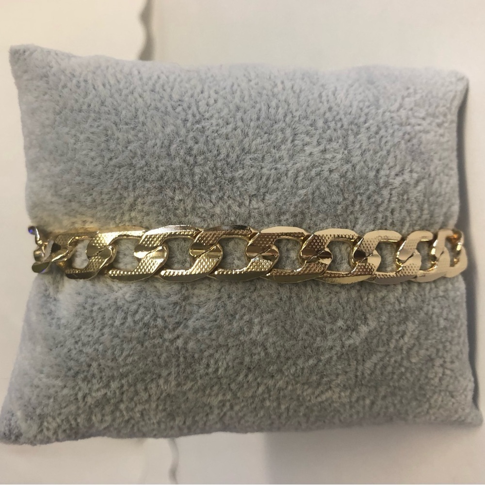 NEW 18k Yellow Gold Plated Embossed Figaro Bracelet